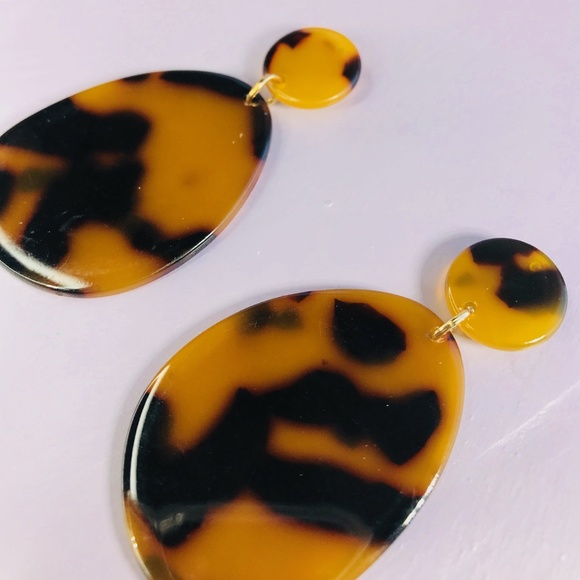 CLOSET REHAB Jewelry - 🆑 Tortoise Oval Drops